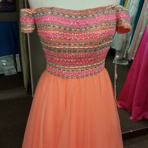Wow $175 Coral Formal Gown by Rachel Allan size 8 lNEED TO SALE